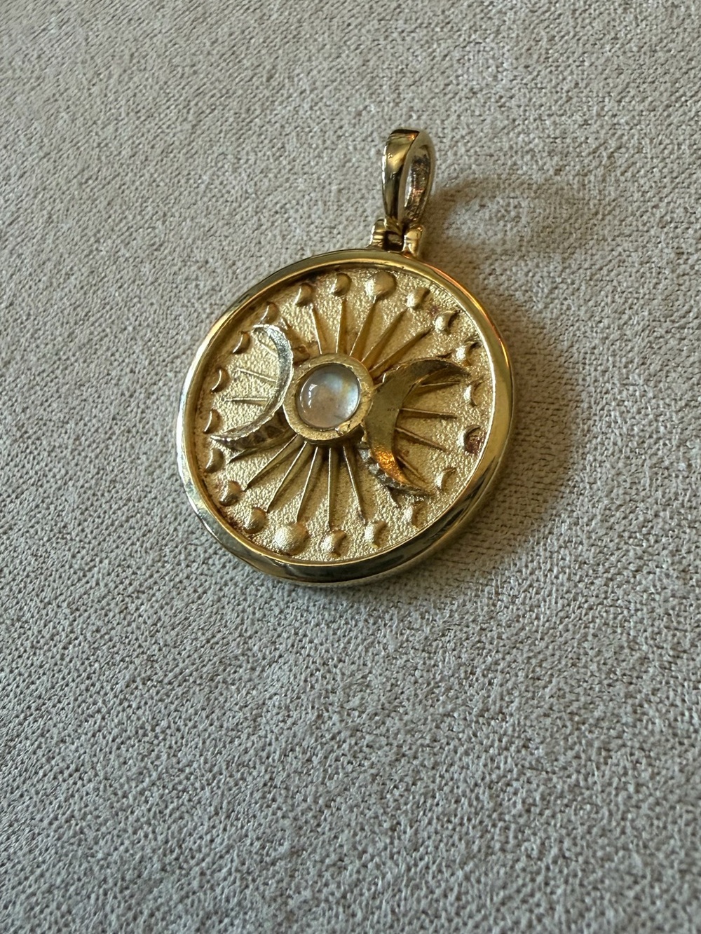 Alanis Morissette X Awe Triple Moon Necklace - Picture 6 of 6